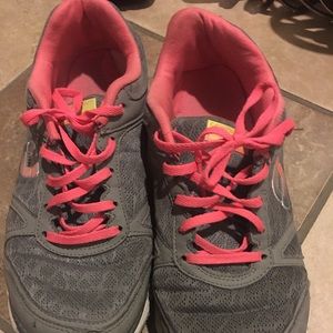 Skechers shoes
